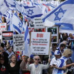 Πολιτική κρίση στο Ισραήλ: Πλήγμα στην αξιοπιστία του Νετανιάχου μετά το πάγωμα της δικαστικής μεταρρύθμισης