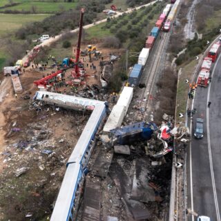 Tέμπη: 36 από τους 57 νεκρούς έχουν ταυτοποιηθεί