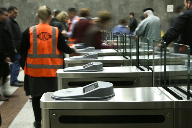 ΟΑΣΑ: Επιβίβαση στα ΜΜΜ με χρήση τραπεζικής κάρτας και smartphone