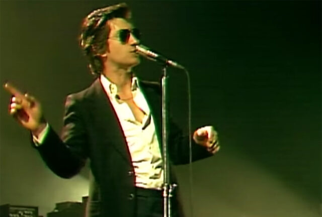 Δείτε το νέο video clip των Arctic Monkeys για το τραγούδι “Sculptures Of Anything Goes”
