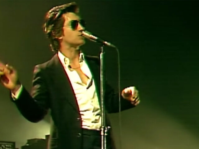 Δείτε το νέο video clip των Arctic Monkeys για το τραγούδι “Sculptures Of Anything Goes”