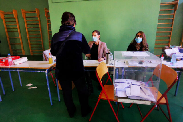 Εκλογές 2023: Πώς διορίζονται τα μέλη της εφορευτικής επιτροπής, τι γίνεται αν κάποιος δεν εμφανιστεί