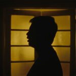 Το Παιδί Τραύμα στο νέο του video clip δείχνει για πρώτη φορά το πρόσωπό του