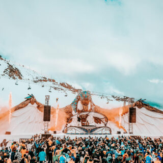 Δες μέσα από τα μάτια 3 διάσημων Ελλήνων πώς είναι να περνάς 4 ημέρες στο Tomorrowland Winter