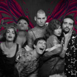 O εφοπλιστής Αλέξανδρος Κωνσταντίνος Βερνίκος διέκοψε με άσεμνους χαρακτηρισμούς παράσταση στο θέατρο του Νέου Κόσμου