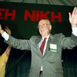 Τα γυαλιά του Ανδρέα Παπανδρέου πωλήθηκαν για 25.000 ευρώ σε δημοπρασία