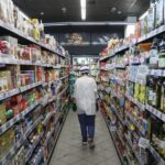 ΚΕΠΕ: Το πληθωριστικό σοκ έπληξε δυσανάλογα τα φτωχά νοικοκυριά