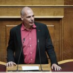 Eξώδικο Βαρουφάκη στην «Απογευματινή» για δημοσίευμα που έκανε λόγο για συνάντησή του με τον Αλέξη Τσίπρα