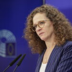 Σκάνδαλο υποκλοπών: Η εισηγήτρια της PEGA ζητά έρευνα σε βάθος μετά την ομολογία Μητσοτάκη στο debate