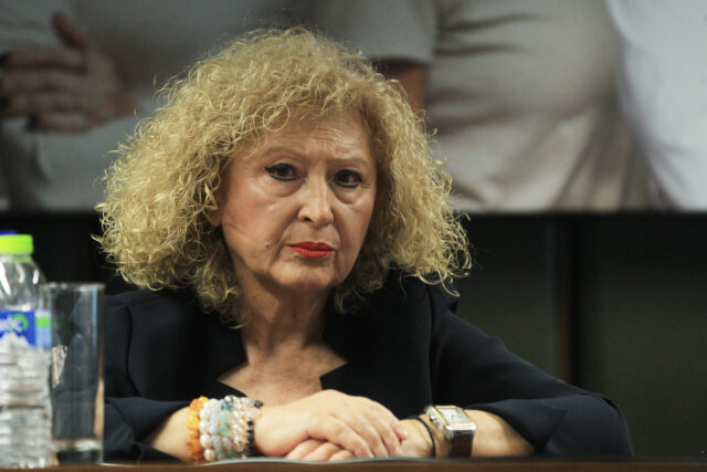 «Ας με πετάξει έξω το κόμμα»: Υποψήφια της ΝΔ υπέρ της μείωσης φόρων στα καύσιμα [ΒΙΝΤΕΟ]