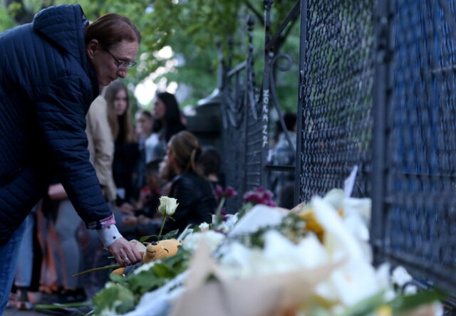 Σερβία: Υπέκυψε στα τραύματά του κορίτσι που είχε πυροβοληθεί στο μακελειό της 3ης Μαΐου