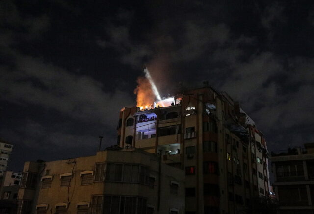 Λωρίδα της Γάζας: Δώδεκα νεκροί, ανάμεσά τους παιδιά, από τους ισραηλινούς βομβαρδισμούς [ΒΙΝΤΕΟ]