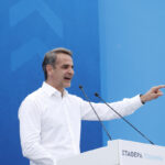 «Να έχεις δουλέψει, να έχει κολλήσει ένσημα» συμβουλεύει ο Μητσοτάκης τους νέους που θέλουν να ασχοληθούν με την πολιτική