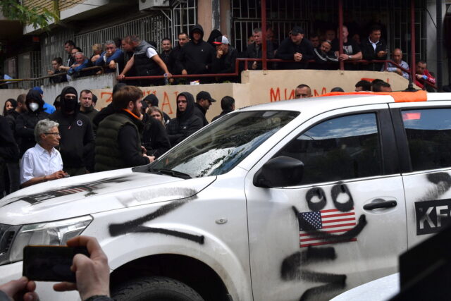 Συνεχίζονται οι διαδηλώσεις Σέρβων και τα επεισόδια στο βόρειο Κόσοβο