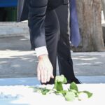 Ένα λευκό τριαντάφυλλο στο μνήμα της Φώφης Γεννηματά άφησε ο Ν. Ανδρουλάκης