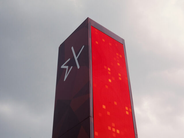 20 Στιγμιότυπα από τα Εκλογικά Περίπτερα τη Βραδιά των Εκλογών