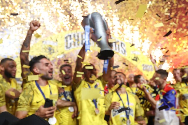 «Κάηκε» η OPAP Arena στη φιέστα για το πρωτάθλημα