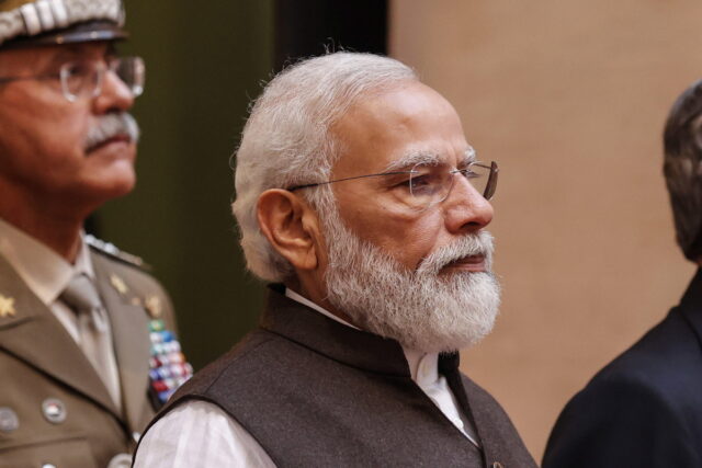 Ινδία: Ανακλήθηκε η επιβολή εφαρμογής κυβερνοασφάλειας στα κινητά τηλέφωνα