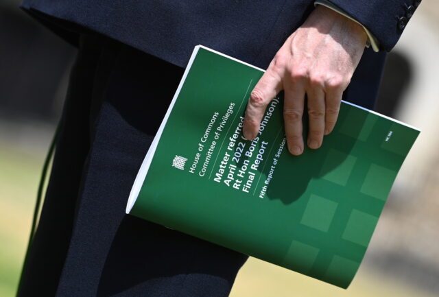 «Partygate»: Η Βουλή των Κοινοτήτων υιοθετεί την έκθεση-καταπέλτη κατά του Μπόρις Τζόνσον