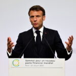 Σύνοδος κορυφής στο Παρίσι: Ο Μακρόν ζητά να προκληθεί «σοκ από τη δημόσια χρηματοδότηση» για την αντιμετώπιση της φτώχειας και της κλιματικής κρίσης