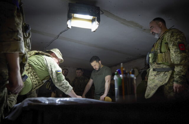 Επιμένει ο Ζελένσκι: Ζήτησε πολιτική πρόσκληση για ένταξη της Ουκρανίας στο ΝΑΤΟ