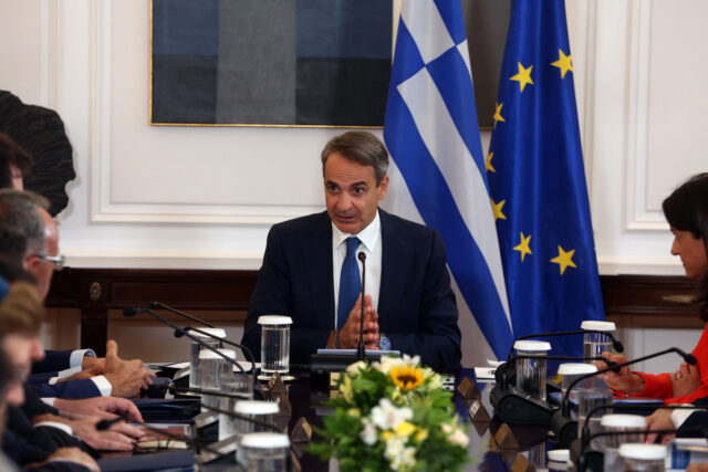 Συνεδριάζει το υπουργικό συμβούλιο υπό τον πρωθυπουργό