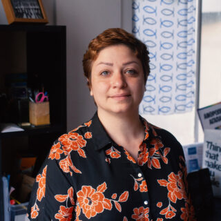 Η Tabasom είναι μία από τις δημιουργούς του προσφυγικού queer φανζίν “Majaléδικο”