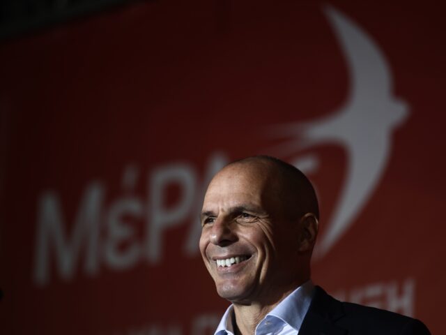 Στο τμήμα για προκαταρκτική εξέταση κάλεσε η ΕΛΑΣ τον Γ. Βαρουφάκη