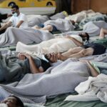 Μια μικρή πόλη του Πακιστάν πενθεί τους δικούς της αγνοούμενους στο ναυάγιο της Πύλου