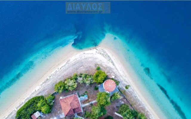 Σεισμός στην Αταλάντη: Καθίζηση στην παραλία των Γιαλτρών στην Εύβοια [ΒΙΝΤΕΟ]