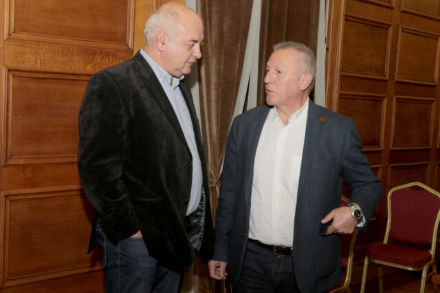 ΚΚΕ: Κοινοβουλευτικοί εκπρόσωποι του κόμματος οι Θ. Παφίλης και Ν. Καραθανασόπουλος