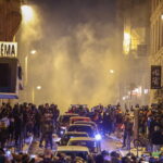 Πέμπτη νύχτα επεισοδίων στη Γαλλία – Οι κινήσεις Μακρόν για αποκλιμάκωση