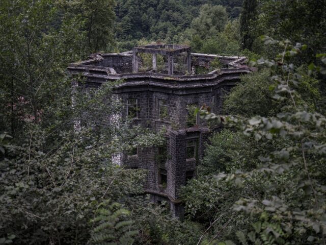 Ακαρμάρα, μια ξεχασμένη πόλη-φάντασμα στην Αμπχαζία