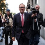 Αθώος ο Κέβιν Σπέισι για όλες τις κατηγορίες σεξουαλικών επιθέσεων