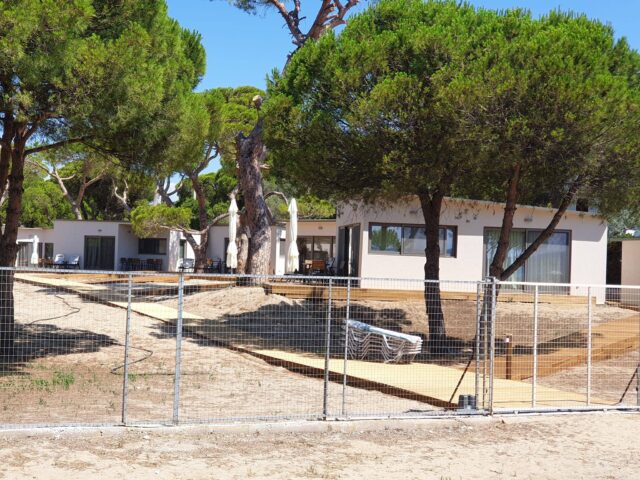 Εθνικό Πάρκο Σχοινιά – Μαραθώνα: Καταγγελία για αυθαίρετα ενοικιαζόμενα εντός της προστατευόμενης ζώνης