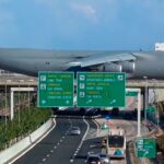 Τεράστιο μεταγωγικό των ΗΠΑ περνάει από γέφυρα στην Αττική Οδό