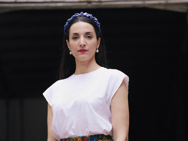 Κατερίνα Ευαγγελάτου: «Δεν επιδιώκω να ξεχάσει κανείς ποιες είναι οι ρίζες μου»