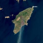 Φωτιά στη Ρόδο: Δορυφορική φωτογραφία αποτυπώνει το μέγεθος της καταστροφής