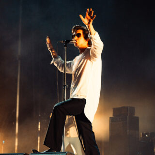 Οι Arctic Monkeys ένωσαν ηλικίες και φωνές σε δύο βραδιές που θα συζητάμε για χρόνια