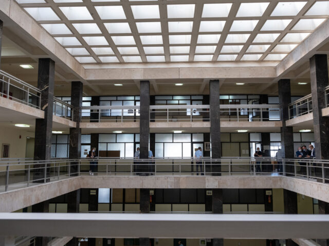 Θεσσαλονίκη: Στο αυτόφωρο για επικίνδυνη οδήγηση η 24χρονη που προσέκρουσε σε 15 αυτοκίνητα