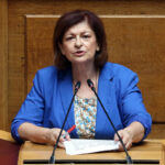 Δ. Μανωλάκου: Έστειλαν τρεις κλούβες ΜΑΤ σε πλειστηριασμό στα Πατήσια και άφησαν ανενόχλητο το τάγμα φασιστών να διαπράξει ένα στυγερό έγκλημα