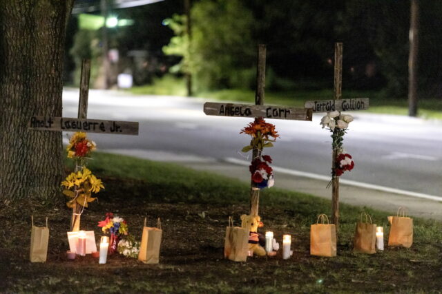 ΗΠΑ: Ο 21χρονος δράστης του ρατσιστικού μακελειού στο Τζάκσονβιλ είχε νόμιμα στην κατοχή του όπλα