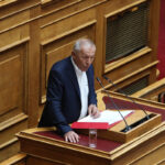 Παφίλης για πυρκαγιές: «Για άλλη μια φορά στο ίδιο έγκλημα θεατές – Η κυβέρνηση αναθέτει τις μελέτες ανασυγκρότησης του δάσους σε ιδιώτες κι όχι σε δασολόγους»