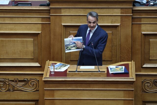 Μητσοτάκης στη Βουλή: «Περίπου βέβαιο ότι η φωτιά στον Έβρο άναψε πάνω σε διαδρομές παράνομων μεταναστών»
