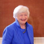 Τζάνετ Γέλεν: Έφαγε κατά λάθος παραισθησιογόνα μανιτάρια στην Κίνα