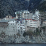 Ελεύθερος αφέθηκε ο 35χρονος μοναχός που κατηγορείται ότι ξυλοκόπησε άλλο μοναχό στο Άγιο Όρος