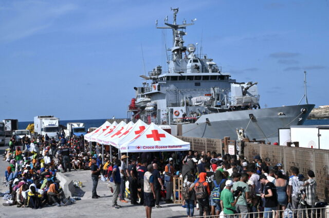 Το αλβανικό κοινοβούλιο έδωσε το «πράσινο φως» στην ιταλοαλβανική συμφωνία για το μεταναστευτικό