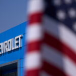 ΗΠΑ: Η πλειονότητα των Αμερικανών στηρίζει τις απεργίες στις αυτοκινητοβιομηχανίες και το Χόλιγουντ