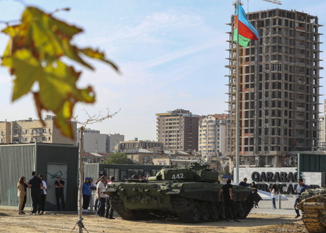 Οι Αρμένιοι του Ναγκόρνο-Καραμπάχ αναχωρούν για την Αρμενία εν μέσω φόβων για εθνοκάθαρση