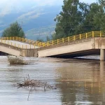 Πλημμύρες: Κατέρρευσε η γέφυρα στον Παλαιόπυργο Λάρισας